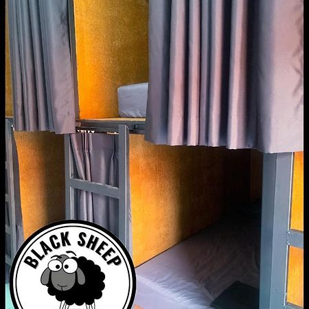 The Black Sheep Hostel Haad Rin Bagian luar foto